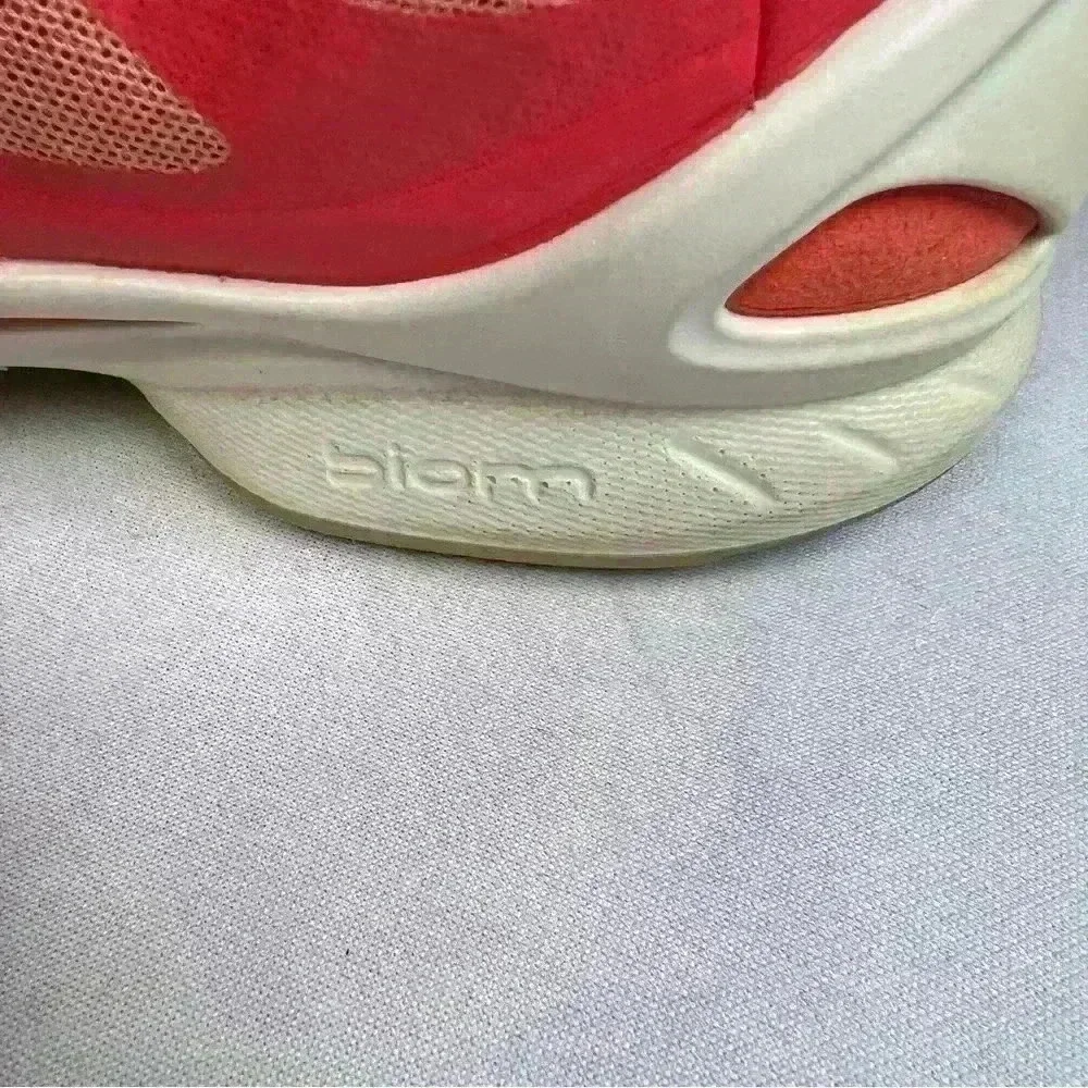 Women's Biom Fjuel Racer Sneaker In Coral Blush/Coral/Popcorn Sz 8/8.5 like new - Picture 7 of 15